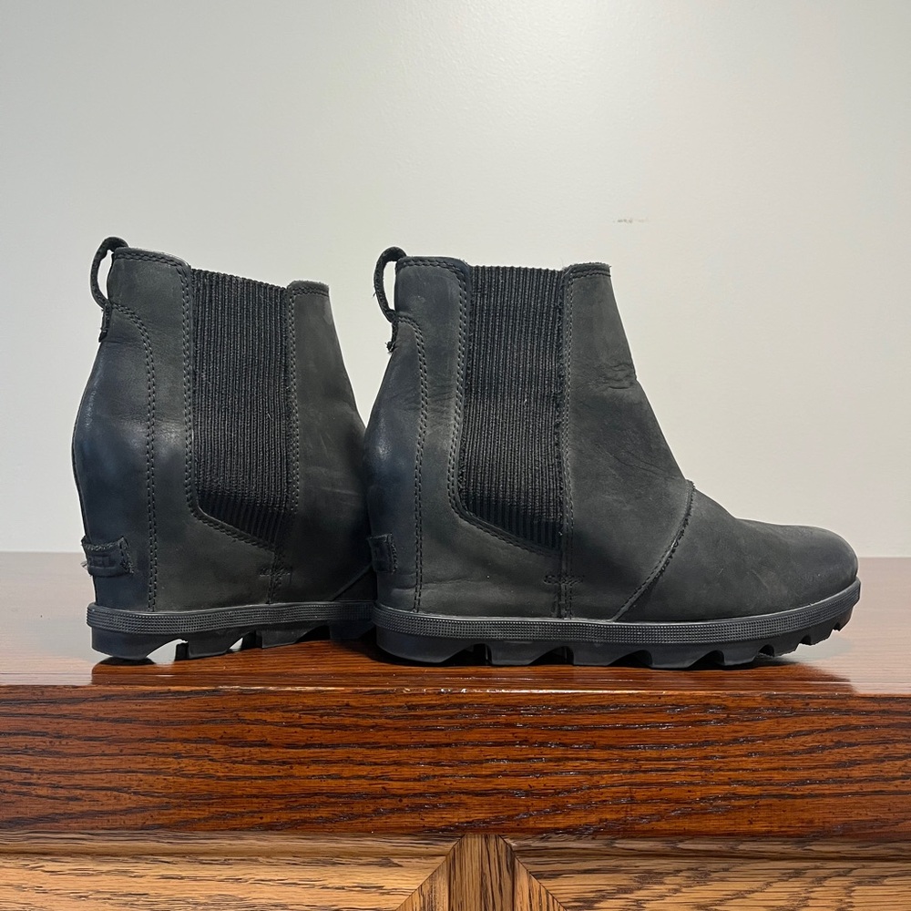 SOREL Boots - Picture 2 of 5